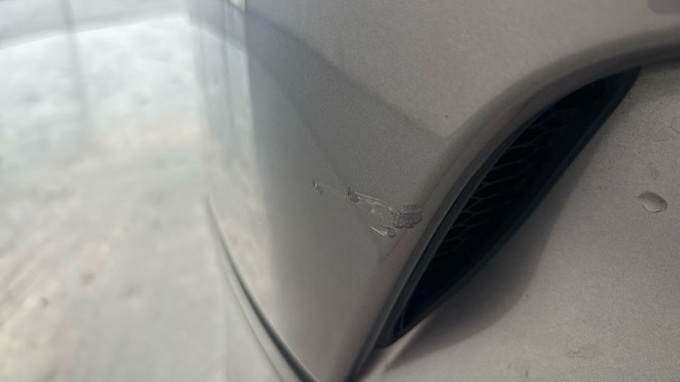 JAGUAR I-PACE Scratches and chips