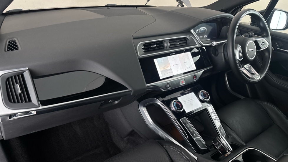 JAGUAR I-PACE Image 10