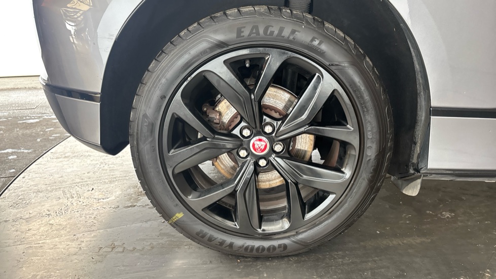 JAGUAR I-PACE Image 19