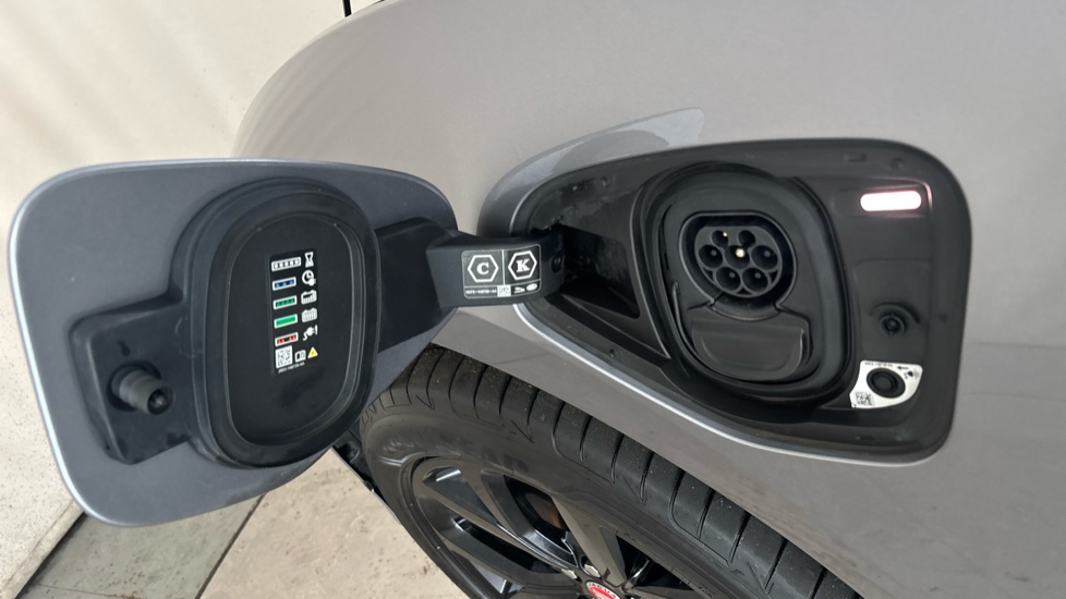 JAGUAR I-PACE Image 21