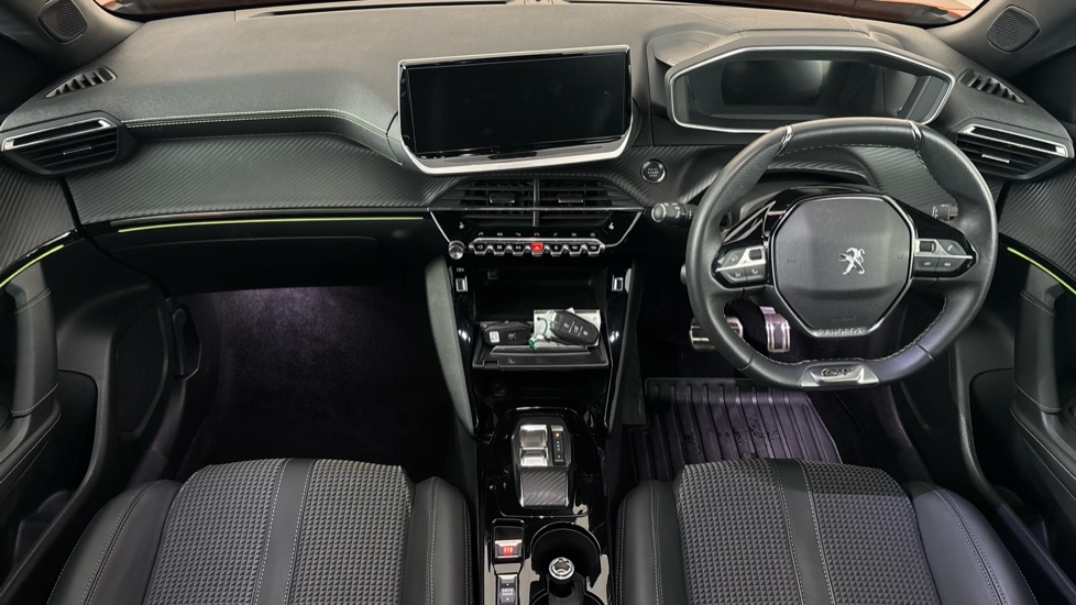 PEUGEOT 2008 Image 11