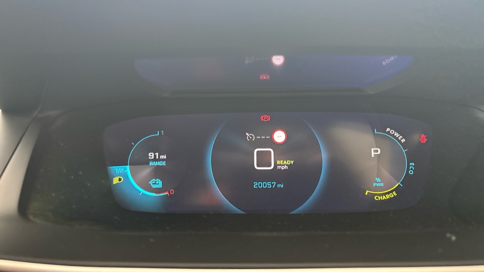 PEUGEOT 2008 Image 13