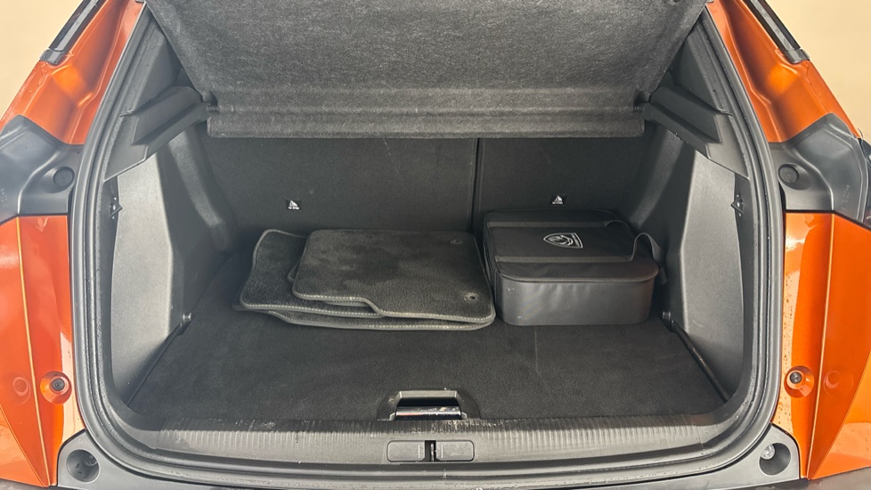 PEUGEOT 2008 Image 15
