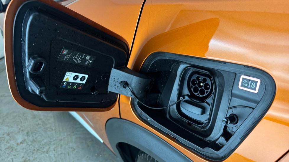 PEUGEOT 2008 Image 21