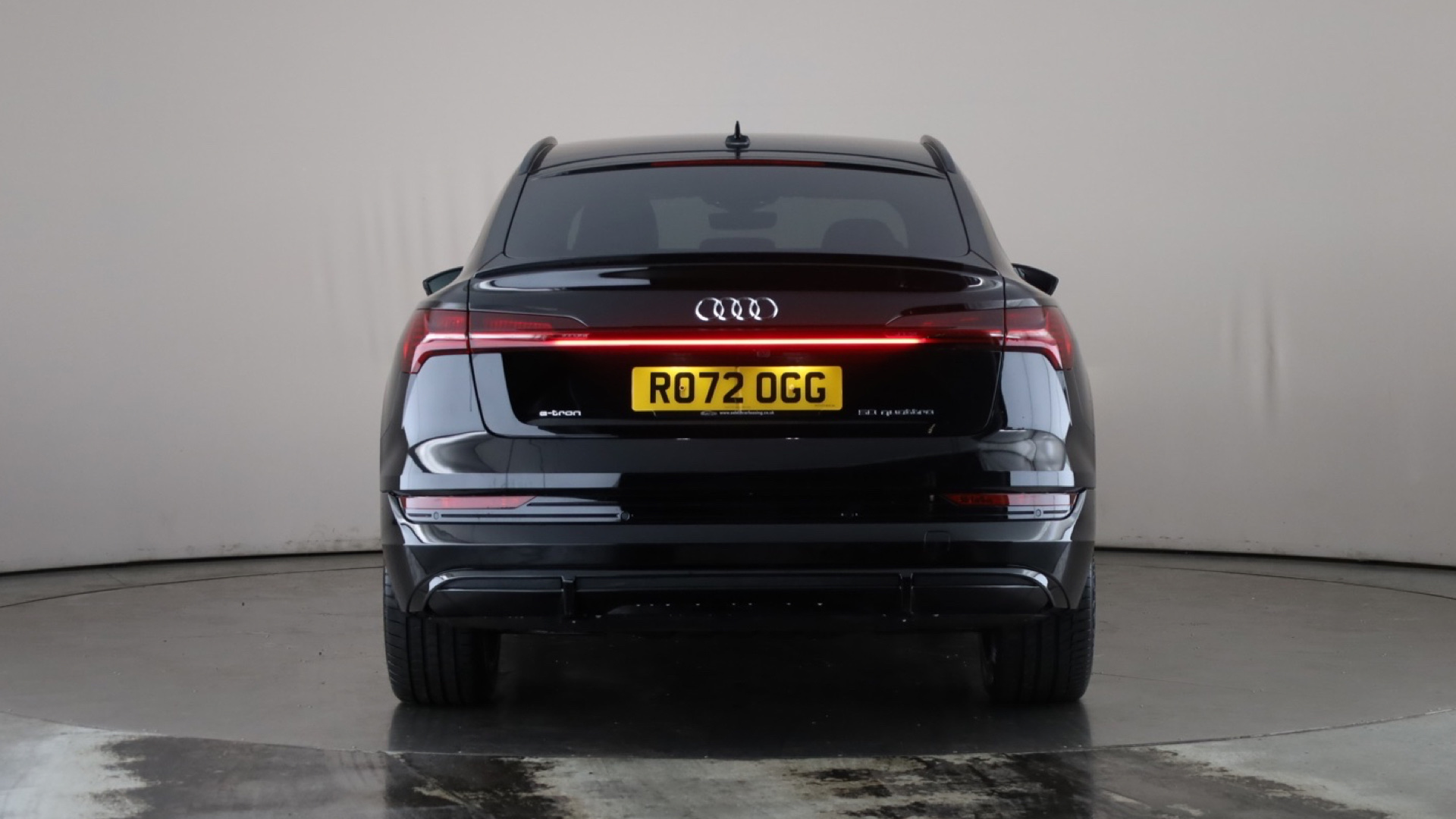 4049871 230kW 50 Quattro 71kWh Black Edition 5dr Auto