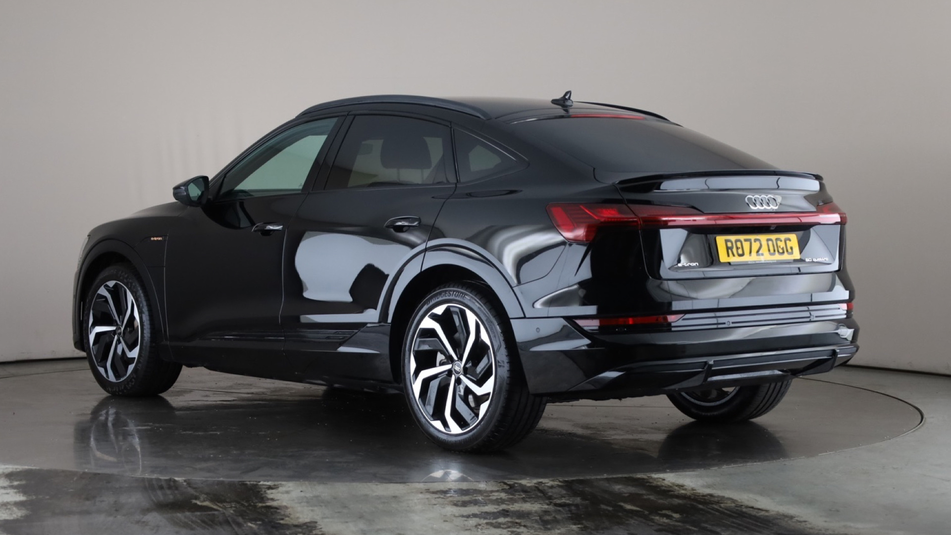 4049871 230kW 50 Quattro 71kWh Black Edition 5dr Auto