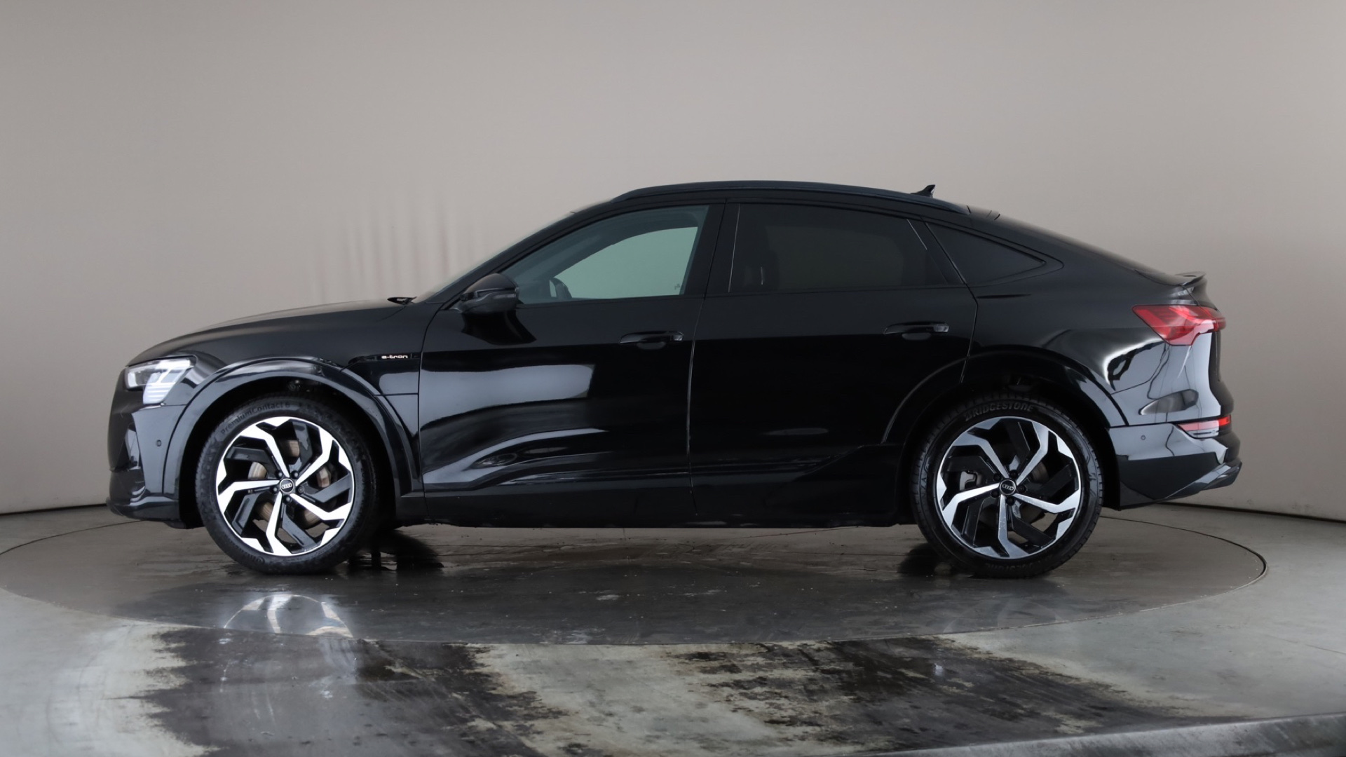 4049871 230kW 50 Quattro 71kWh Black Edition 5dr Auto