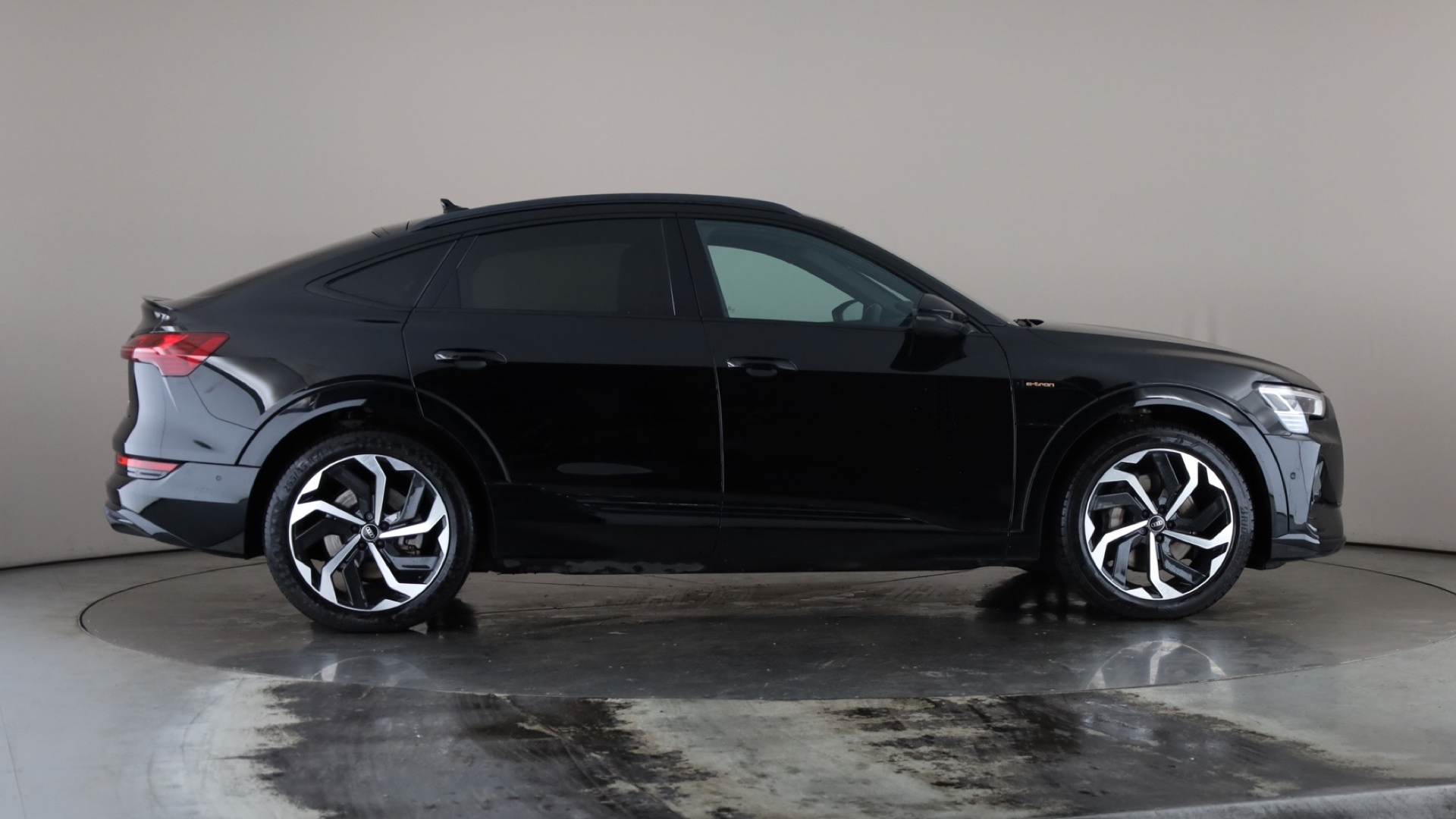 4049871 230kW 50 Quattro 71kWh Black Edition 5dr Auto