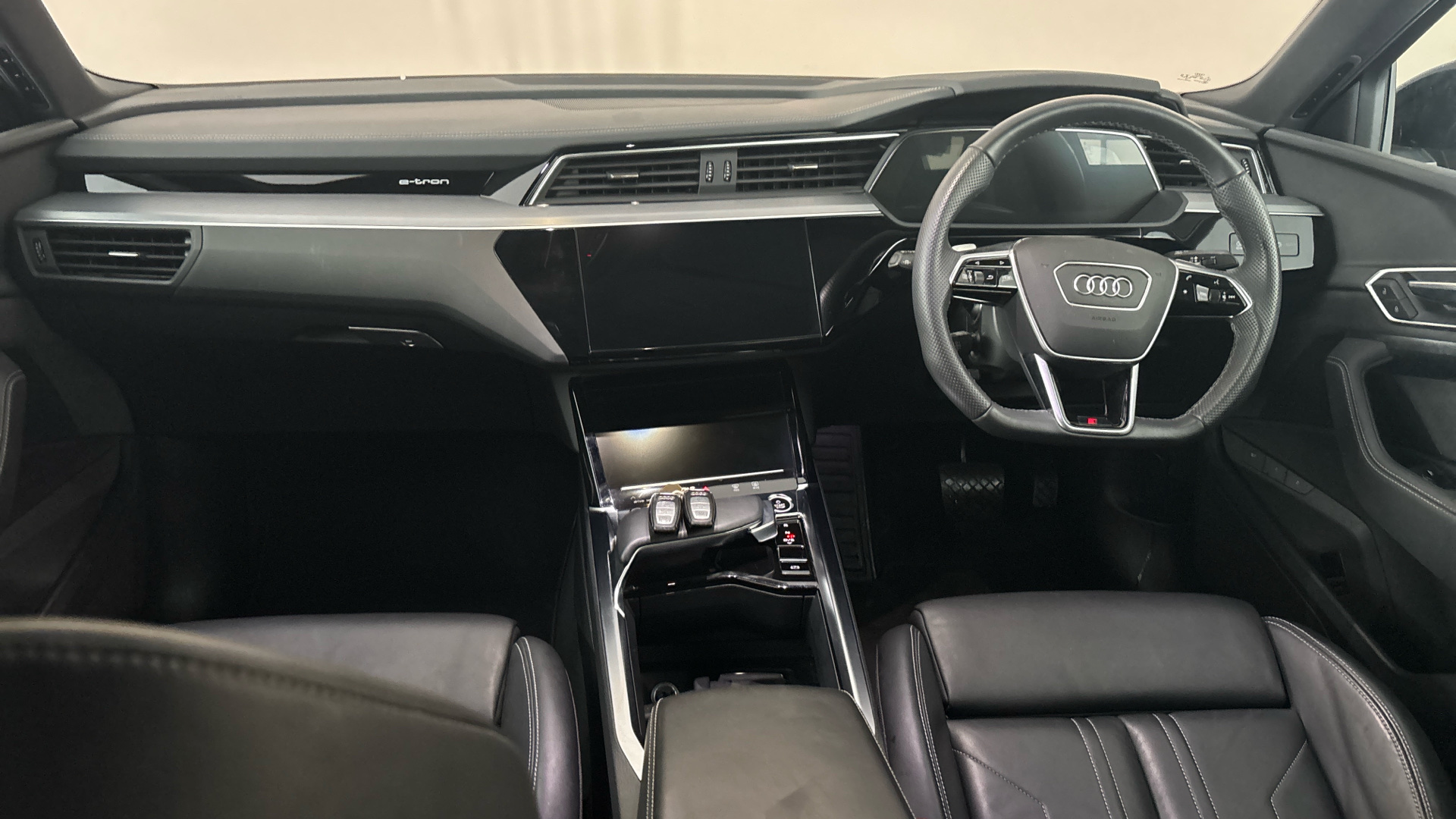 4049871 230kW 50 Quattro 71kWh Black Edition 5dr Auto