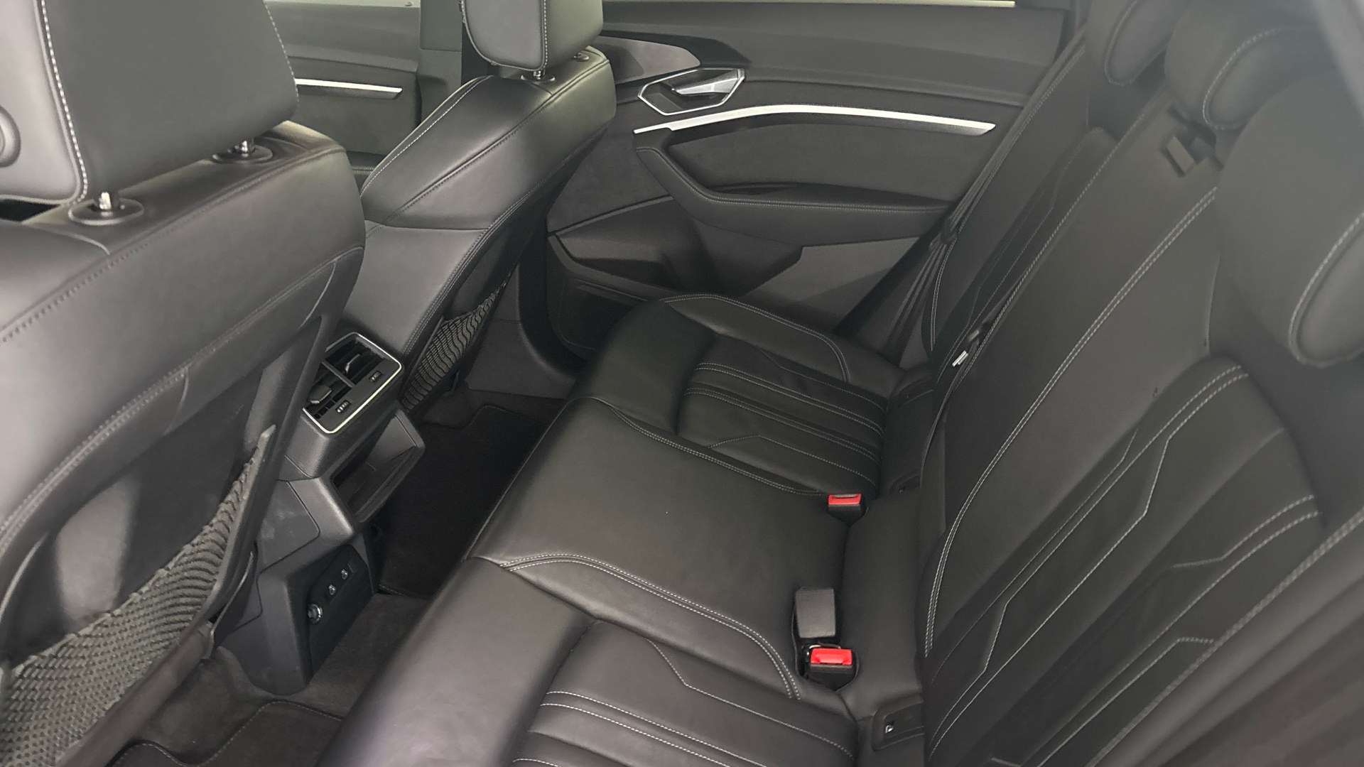 4049871 230kW 50 Quattro 71kWh Black Edition 5dr Auto