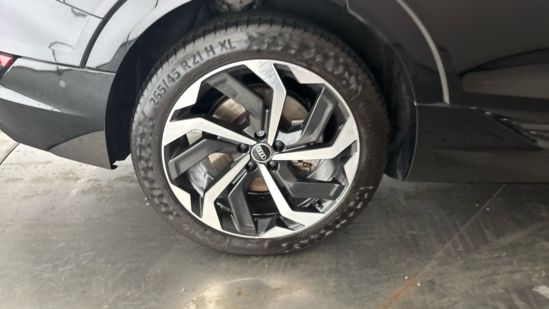 4049871 230kW 50 Quattro 71kWh Black Edition 5dr Auto