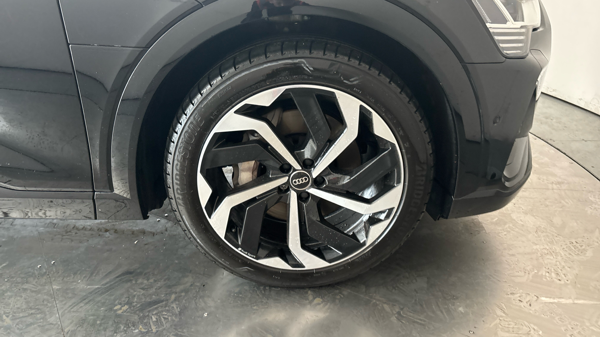 4049871 230kW 50 Quattro 71kWh Black Edition 5dr Auto