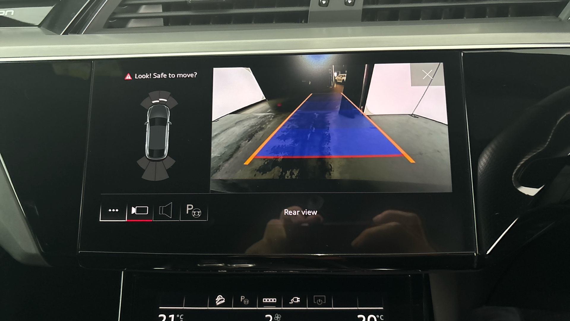 4049871 230kW 50 Quattro 71kWh Black Edition 5dr Auto