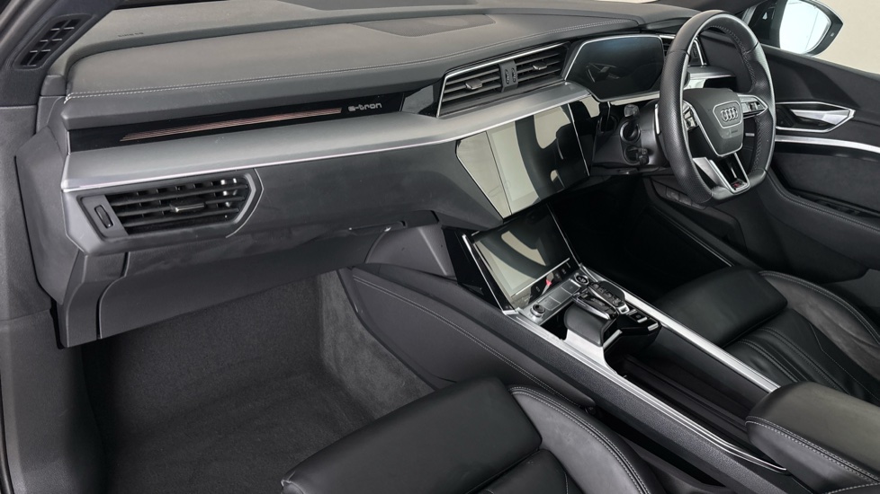AUDI E-TRON Image 10