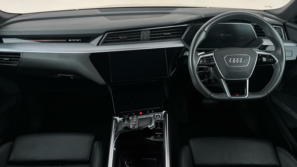 AUDI E-TRON Image 11