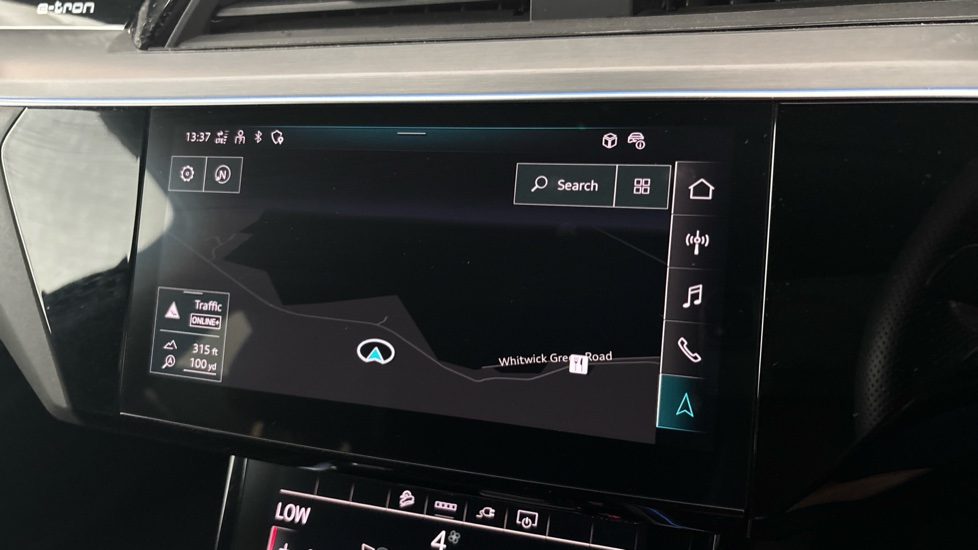 AUDI E-TRON Image 12