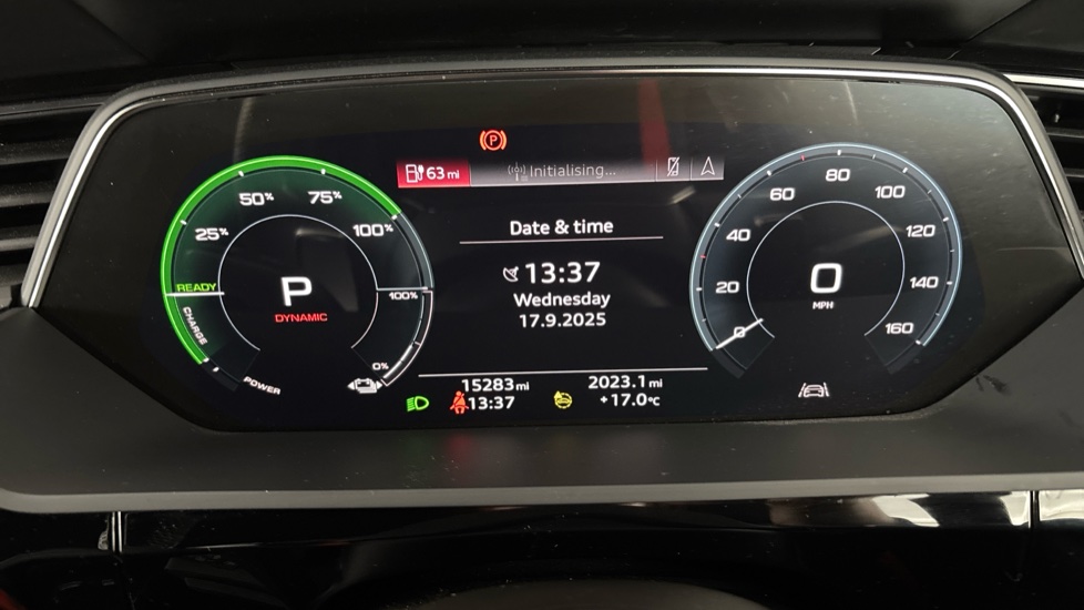 AUDI E-TRON Image 13