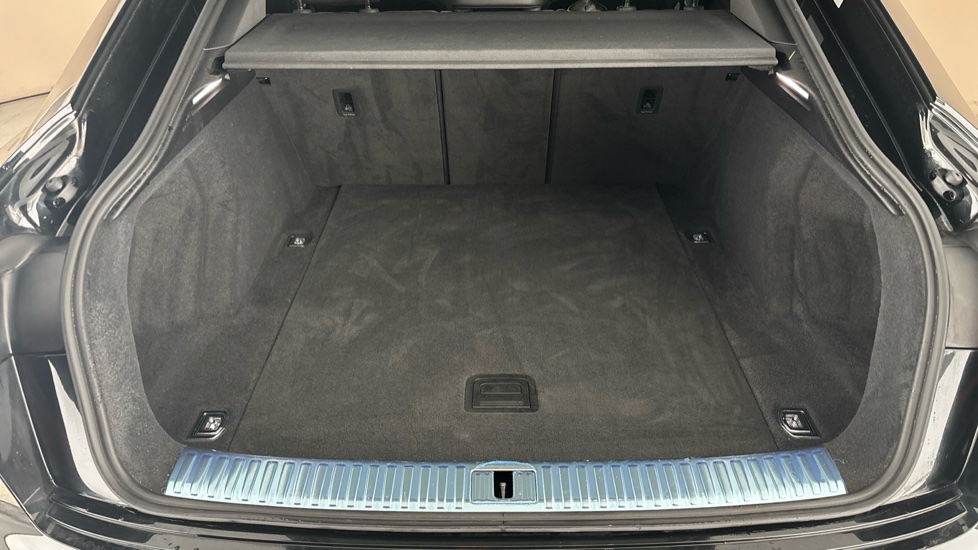 AUDI E-TRON Image 15