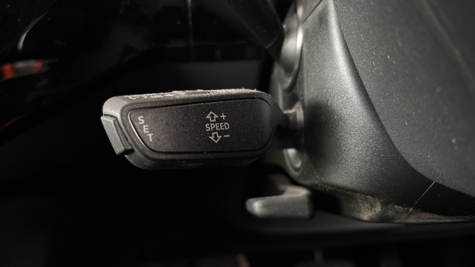 AUDI E-TRON cruise control