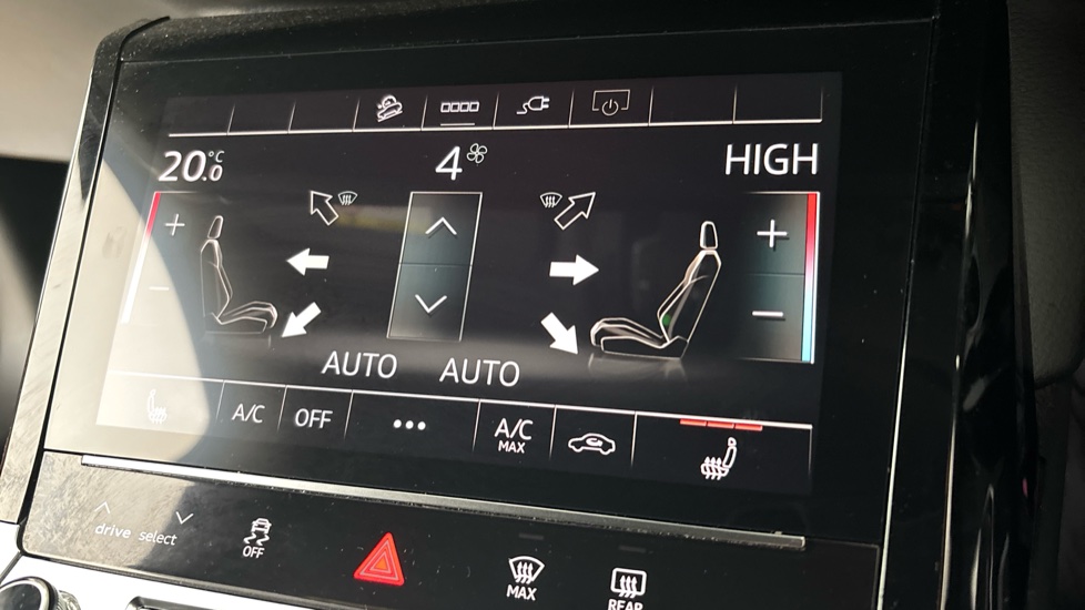 AUDI E-TRON heated seats