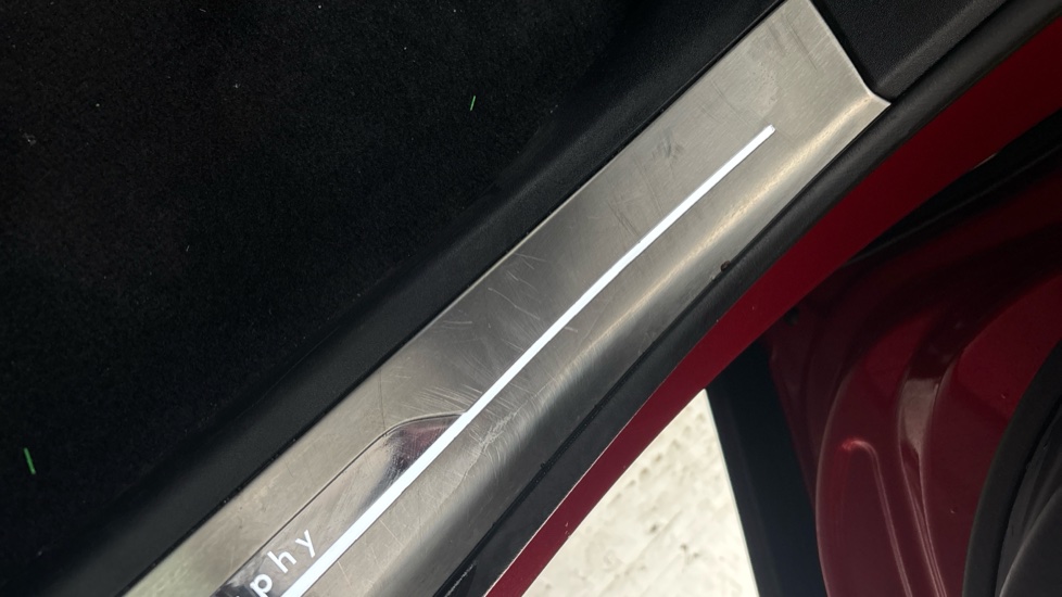 LAND ROVER RANGE ROVER SPORT Scratches