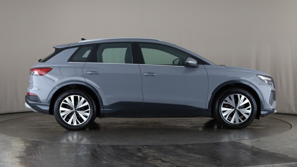 AUDI Q4 Image 6