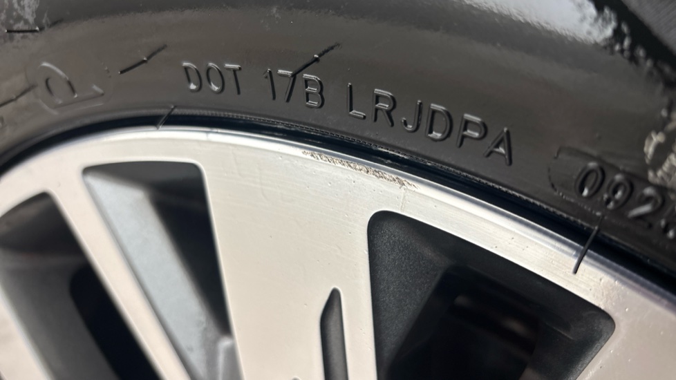 AUDI Q4 scuff