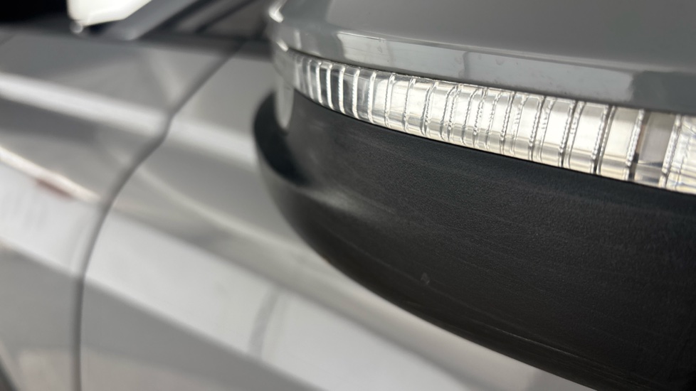 AUDI Q4 scuff