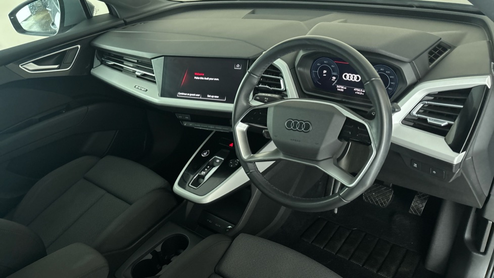 AUDI Q4 Image 9