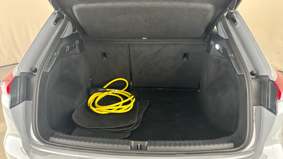 AUDI Q4 Image 15