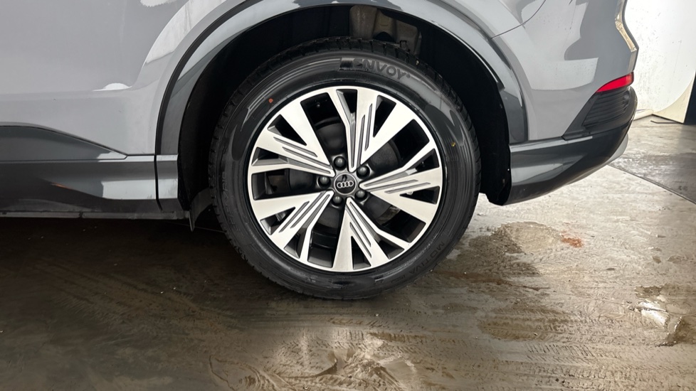 AUDI Q4 Image 18