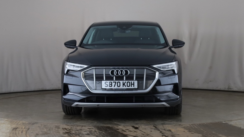 AUDI E-TRON Image 8