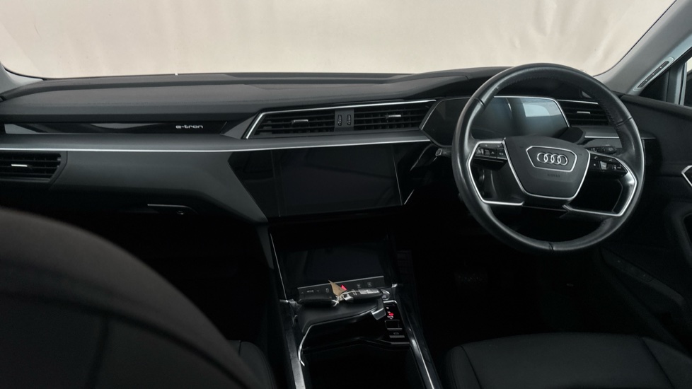 AUDI E-TRON Image 11