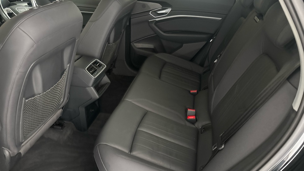 AUDI E-TRON Image 14