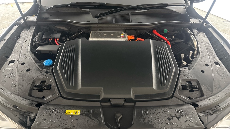 AUDI E-TRON Image 16