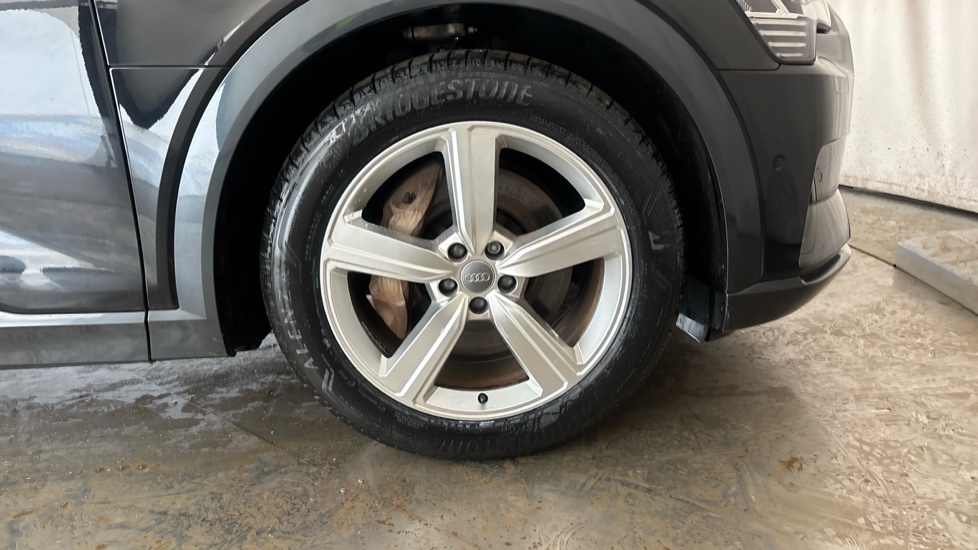 AUDI E-TRON Image 20