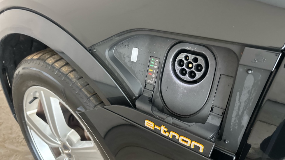 AUDI E-TRON Image 21