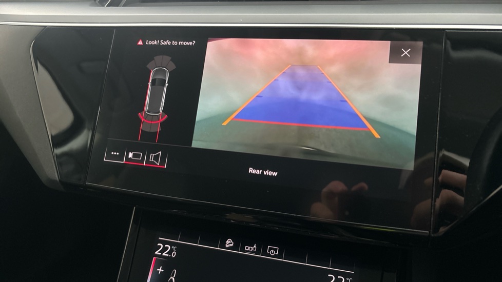 AUDI E-TRON reverse camera