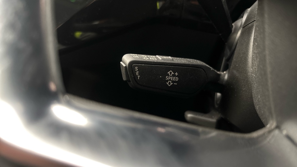 AUDI E-TRON cruise control