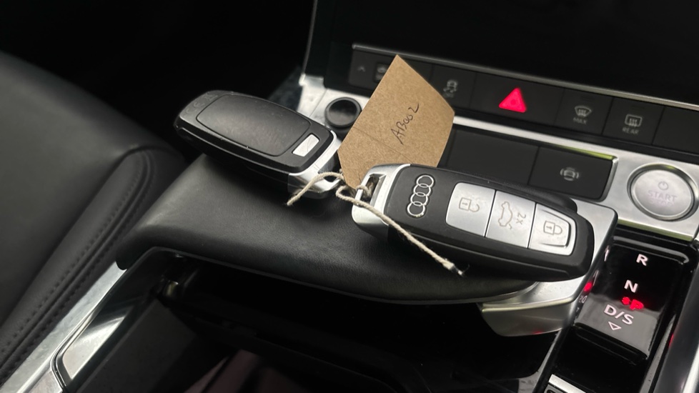 AUDI E-TRON 2 keys