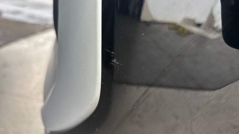 AUDI Q4 Scratches and chips