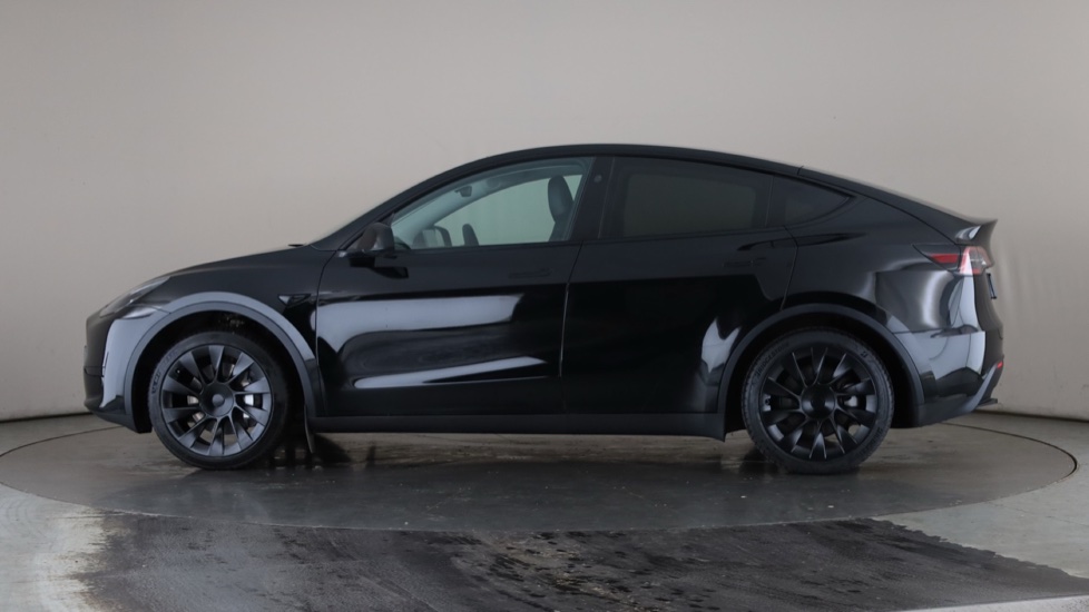 Tesla Model Y Image 2