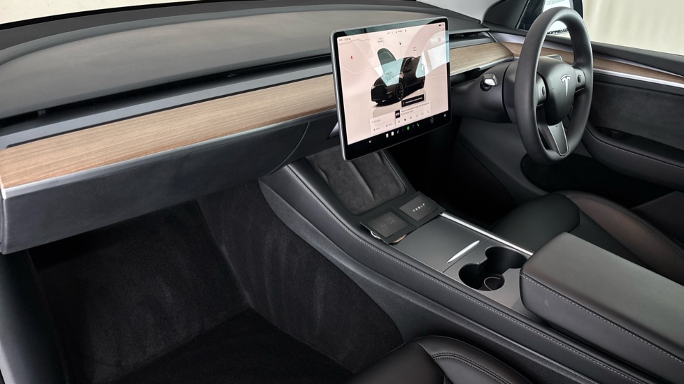 Tesla Model Y Image 10