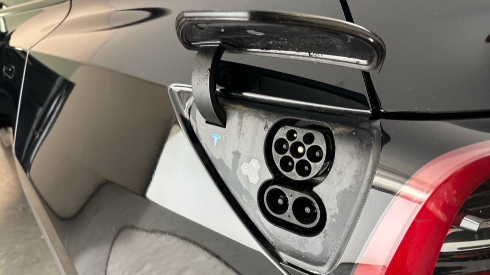 Tesla Model Y Image 21