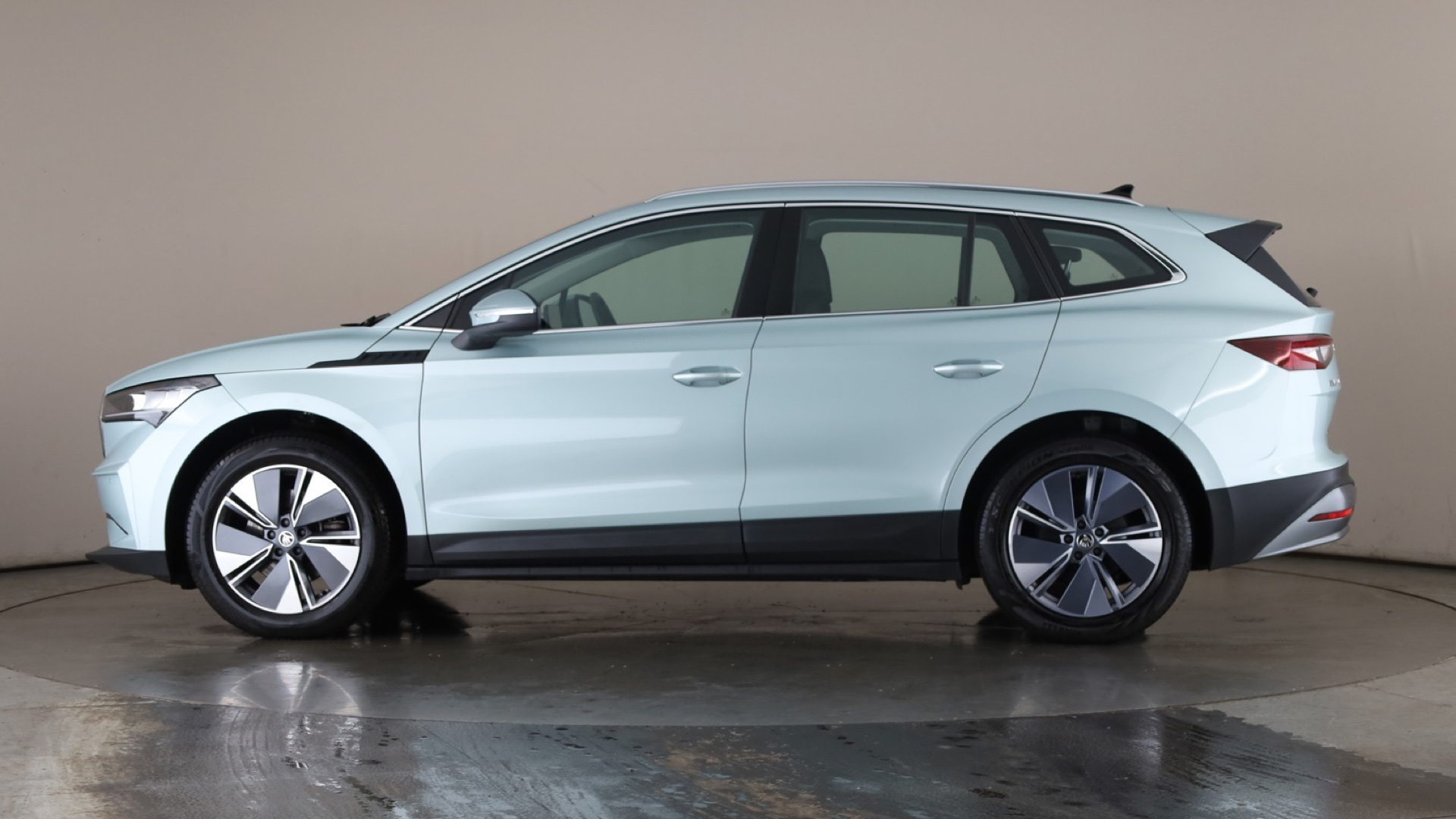 150kW 80 Loft 82kWh 5dr [125kW] [2023]