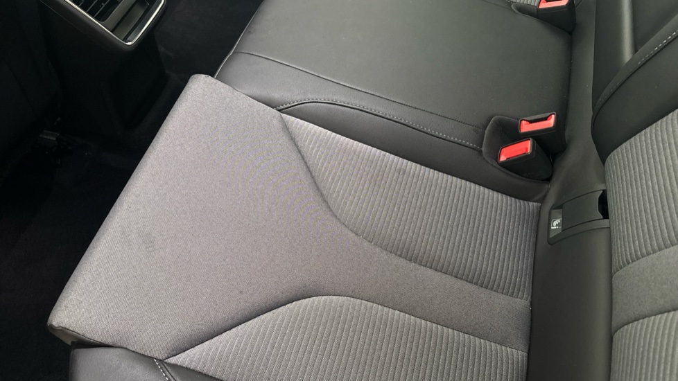 SKODA ENYAQ Stain