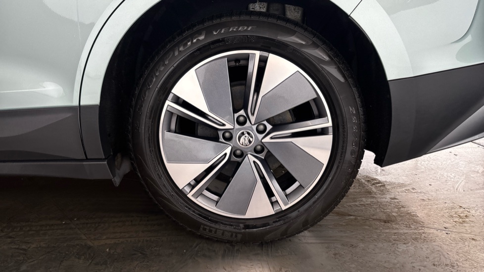 SKODA ENYAQ Image 18