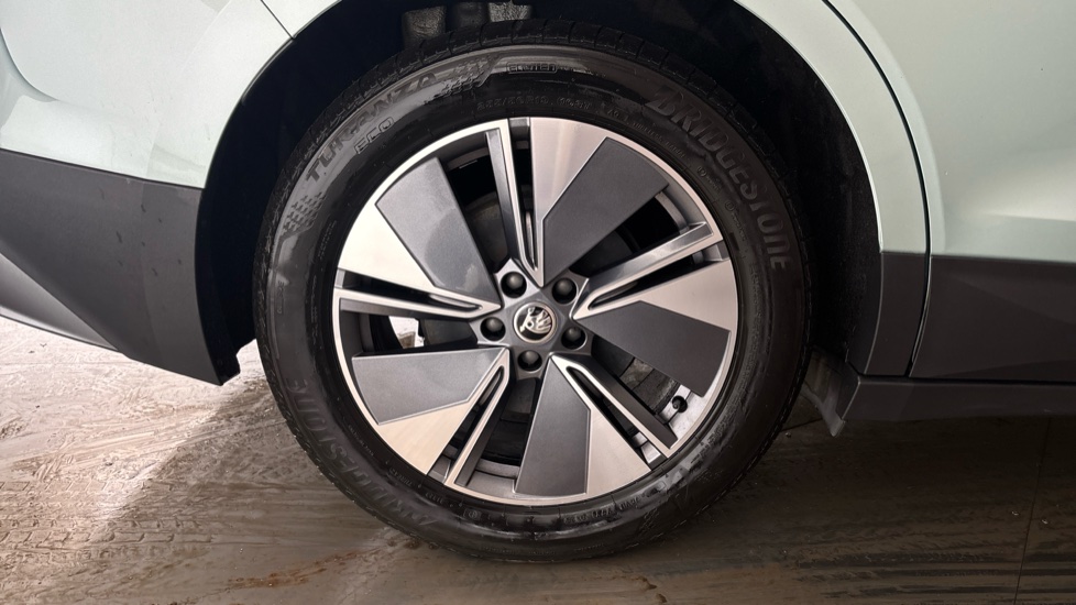 SKODA ENYAQ Image 19