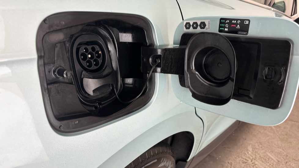 SKODA ENYAQ Image 21