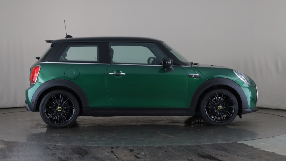 MINI HATCHBACK Image 6